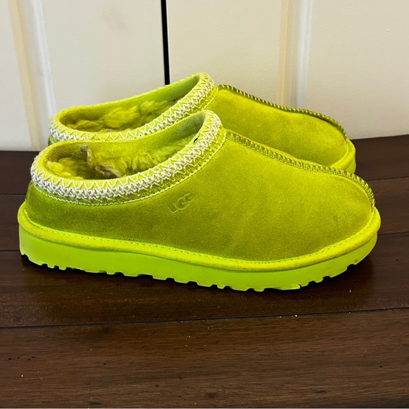 UGG TASMAN SLIPPERS SZ 8 KEY LIME - Picture 3 of 9